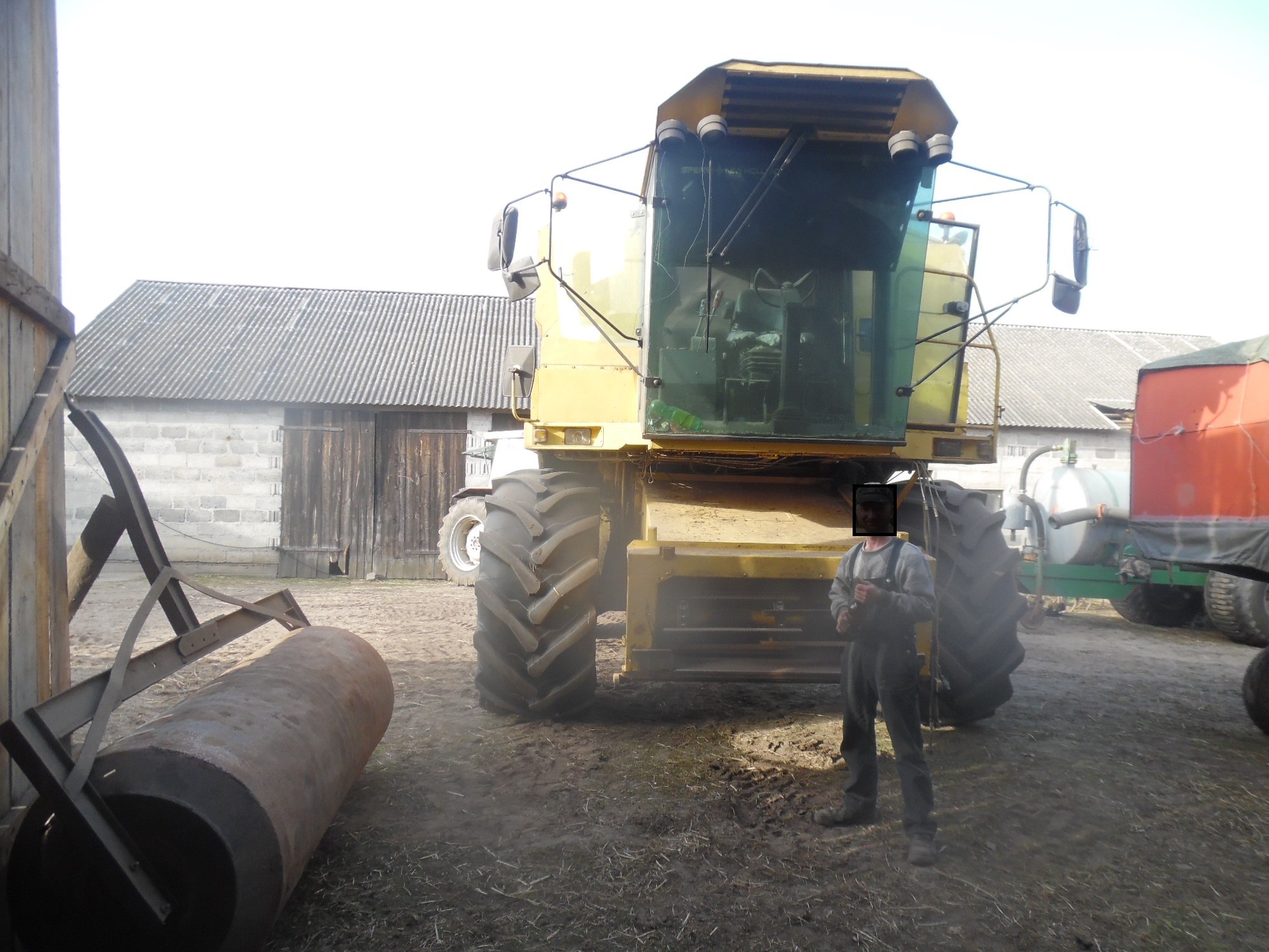 Kombajn New Holland TF44 z sieczkarnią w całości lub na części  — zdjęcie 4