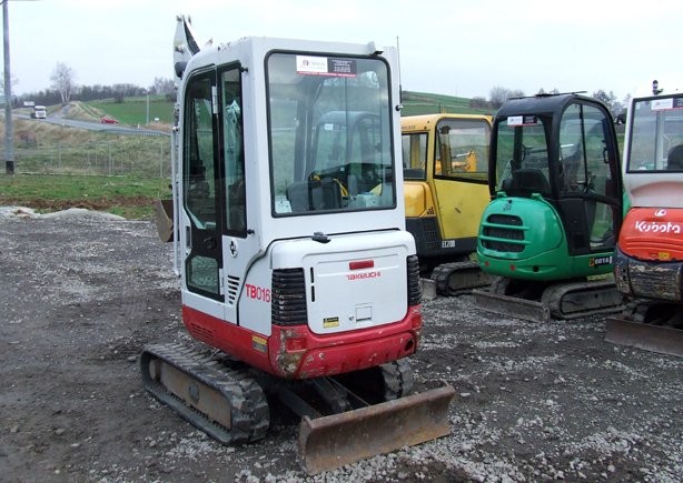 Minikoparka gąsienicowa Takeuchi TB016 z roku 2007 — zdjęcie 2