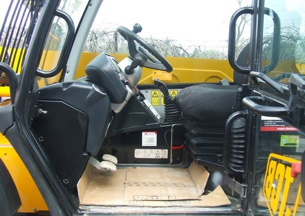 Ładowarka teleskopowa JCB 531-70 z roku 2008 — zdjęcie 2