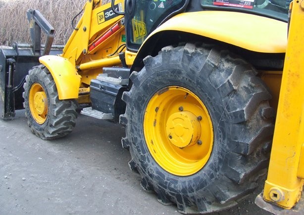 JCB 3CX Sitemaster PLUS z roku 2003 — zdjęcie 2