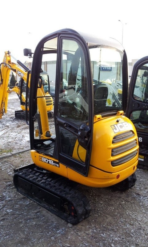 JCB 8018 SUPER 20KM POEKSPOZYCYJNA  LEASING GWAR. — zdjęcie 2