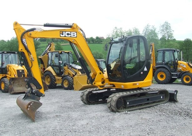 Midi koparka JCB 8085 ZTS z roku 2010 ///