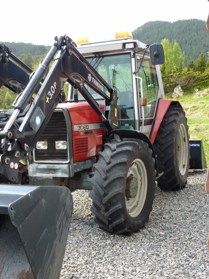 Massey Ferguson 380D — zdjęcie 2