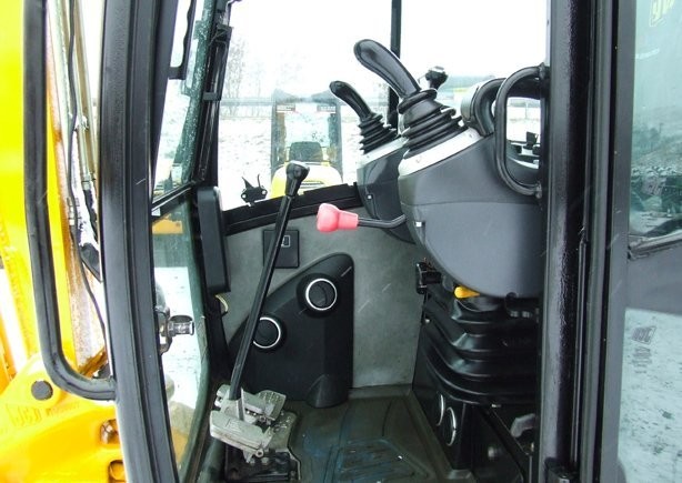 JCB 8045 ZTS - 2006 r. — zdjęcie 4