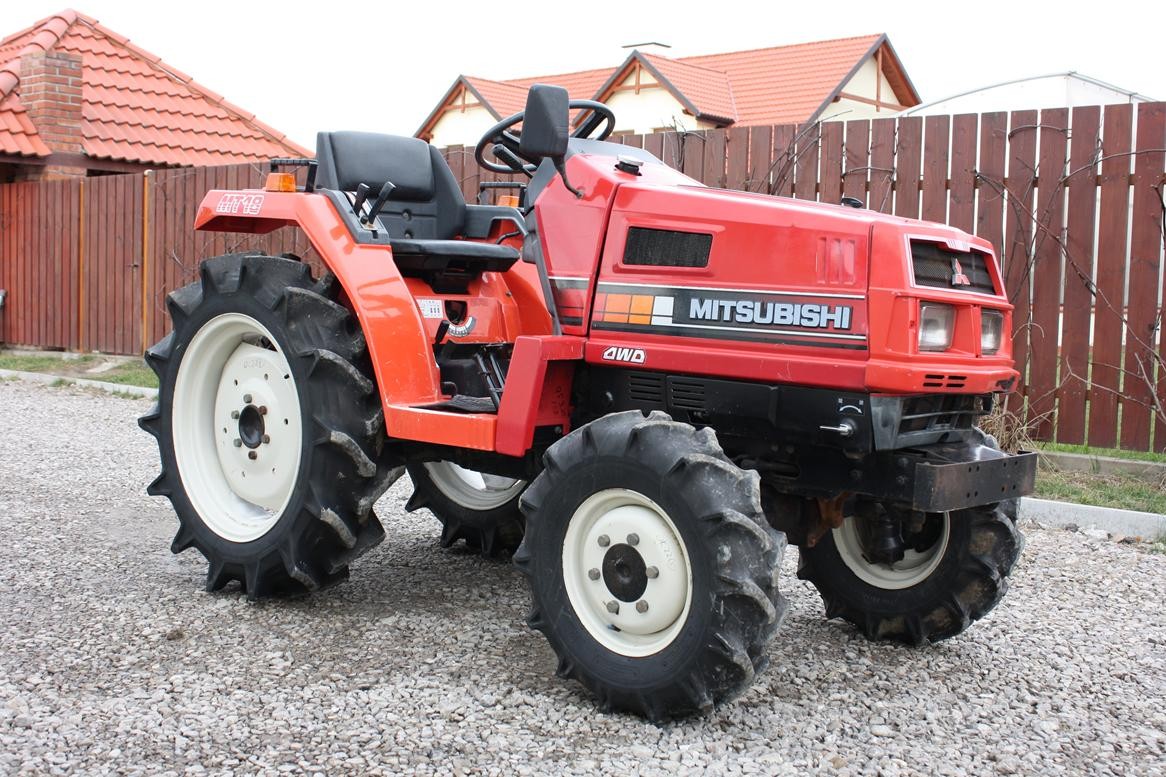 Mitsubishi MT18D 4x4 ciągnik na plantacje borówki, malin, winnicę — zdjęcie 2