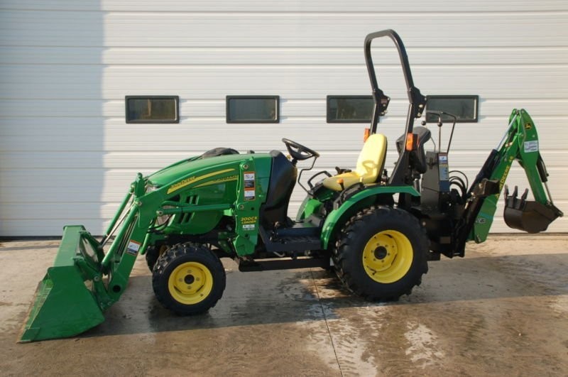 John Deere 2320 — zdjęcie 2