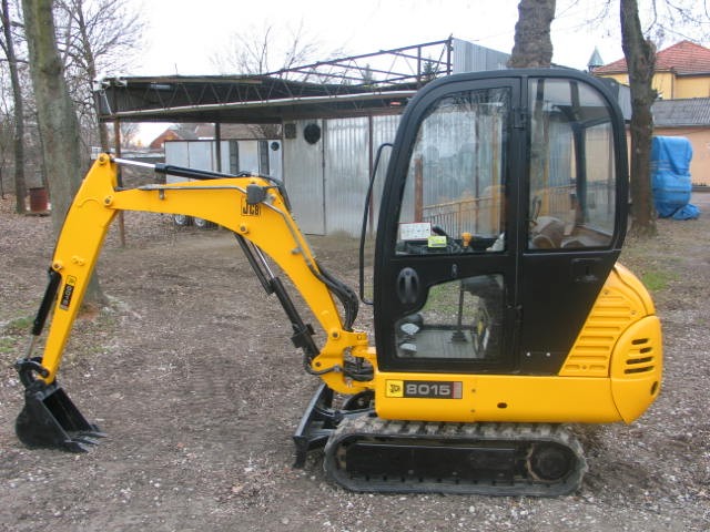koparkikrakow.pl - JCB 8015 z 2005 roku — zdjęcie 1