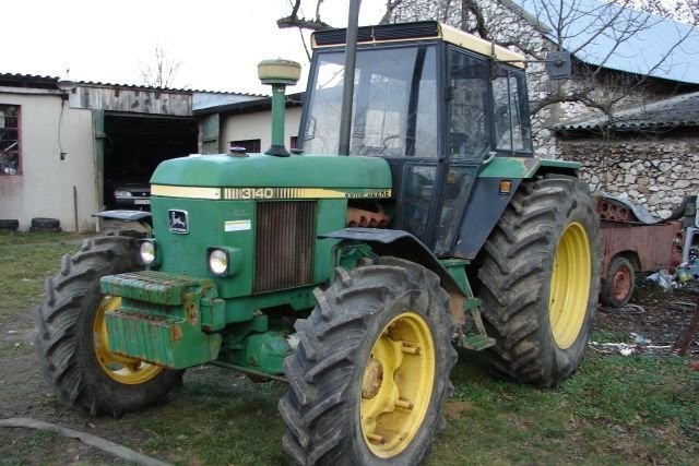 Sprzedam ciągnik John Deere 3140 — zdjęcie 1