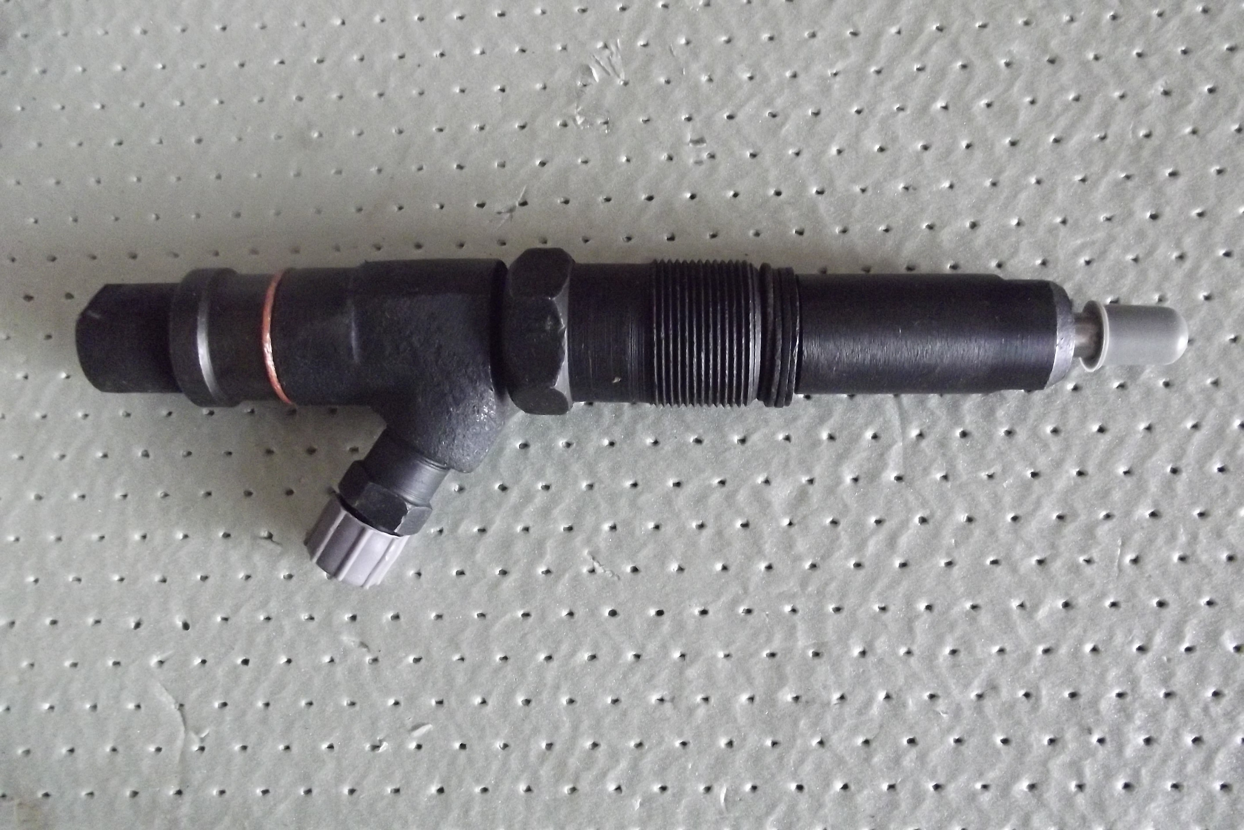 Wtryskiwacz kompletny T 25/LTZ ORYGINAŁ — zdjęcie 1