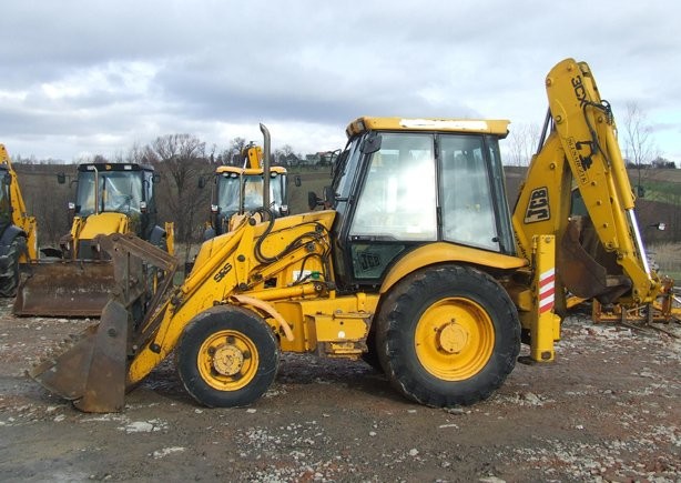 JCB 3CX Contractor z roku 2000. — zdjęcie 3