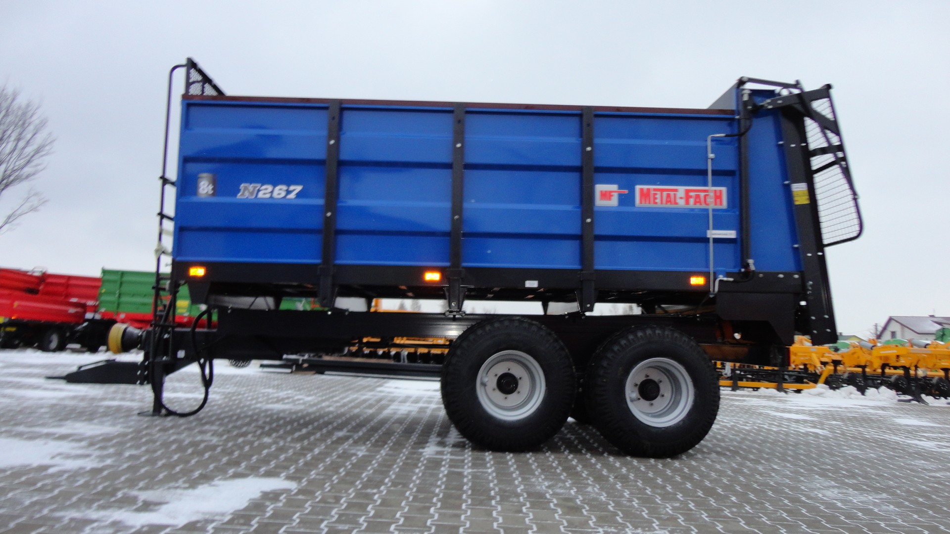 Rozrzutnik Obornika Metal-Fach N267/1 oraz N267 6 i 8 ton — zdjęcie 2