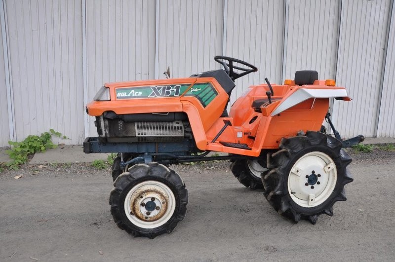 Traktorek Kubota XB1 4x4 12KM — zdjęcie 2