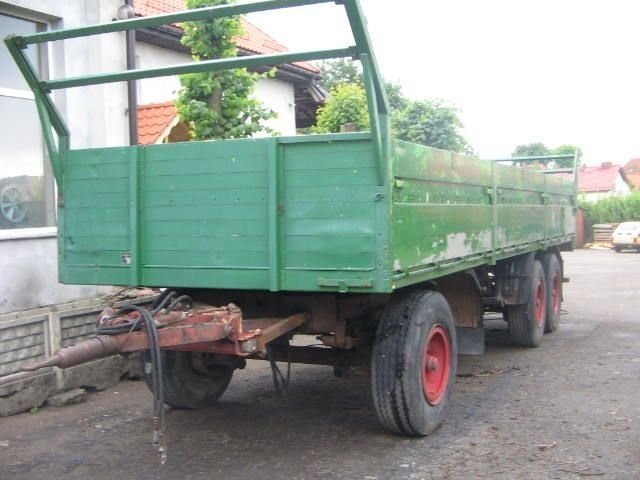 SPRZEDAM przyczepę rolniczą 3-osiową — zdjęcie 1