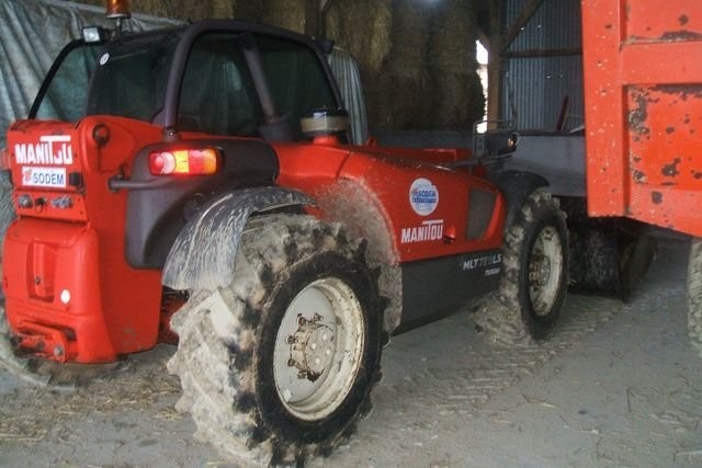 Ładowarka teleskopowa Manitou — zdjęcie 2