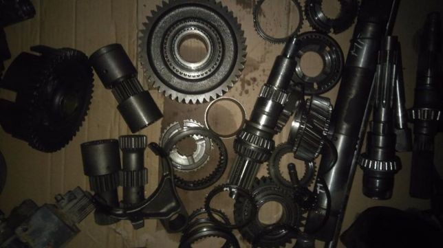 Częsći Massey Ferguson most,zwrotnice,skrzynia 3070,3080,3090,3125,.. — zdjęcie 7