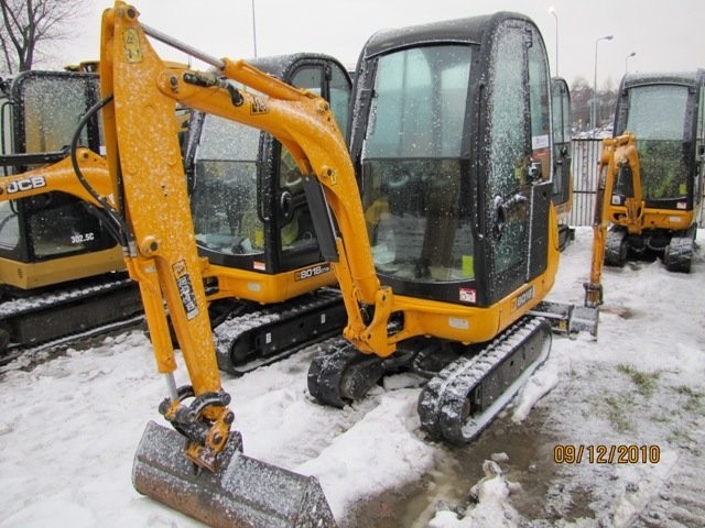 JCB 8018 z roku 2008