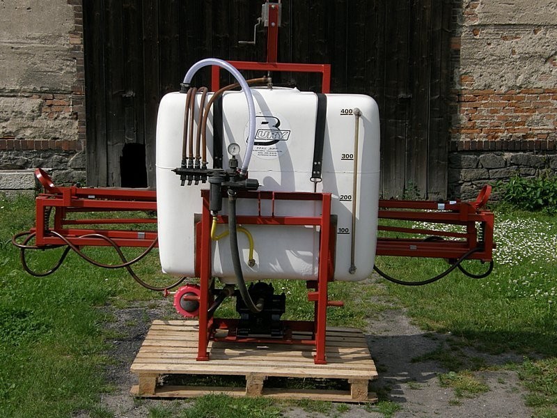 OPRYSKIWACZ ZAWIESZANY 400 L — zdjęcie 1