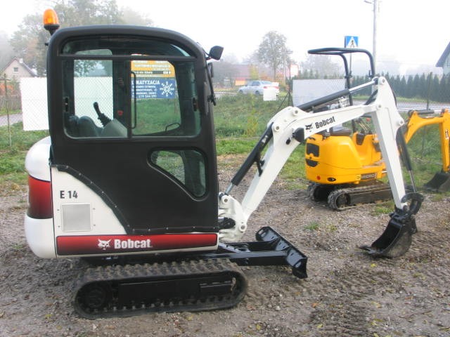 Koparka Bobcat E14 2010 - wybór maszyn — zdjęcie 4