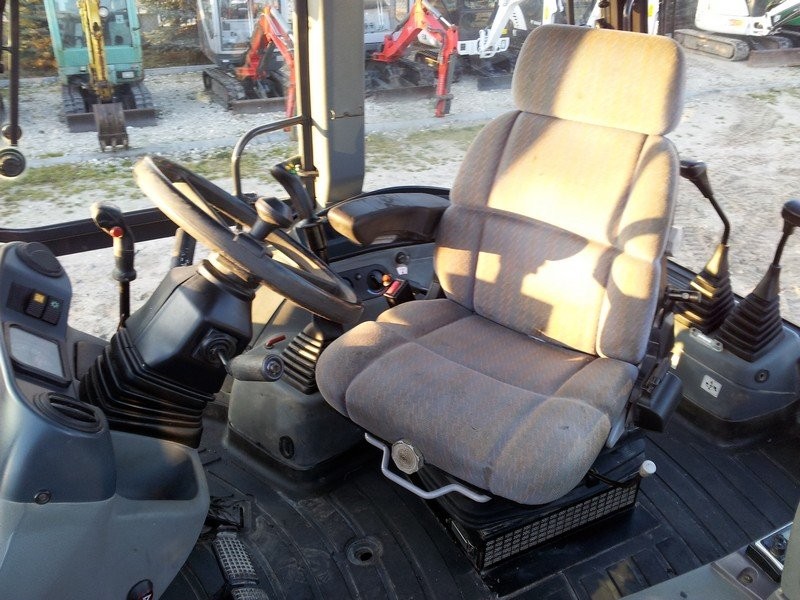 KOPARKO-ŁADOWARKA TELESKOPOWA MANITOU MLB 625 T — zdjęcie 4