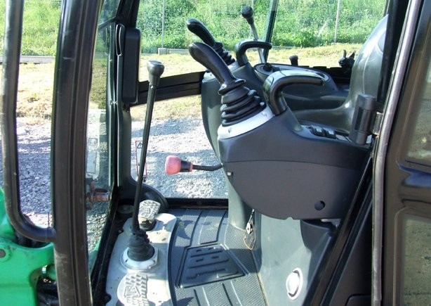 Minikoparka gąsienicowa JCB 8016 z roku 2007,,, — zdjęcie 3