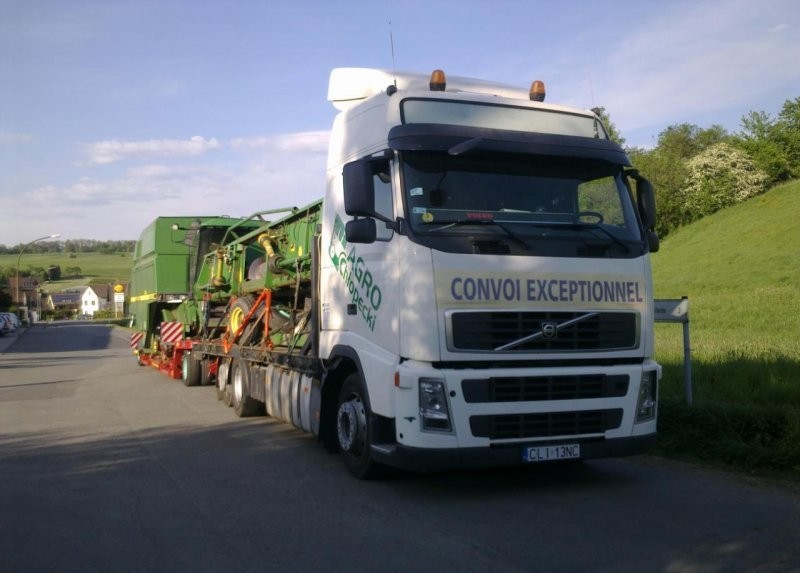 Transport kombajnów zbożowych, lexion, mega, wts — zdjęcie 4
