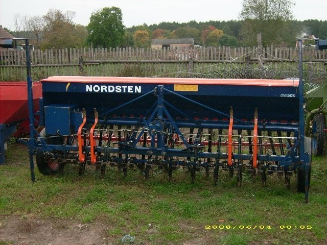 Siewnik Nordsten Lift-o-matic - 2000CLG 300D — zdjęcie 2