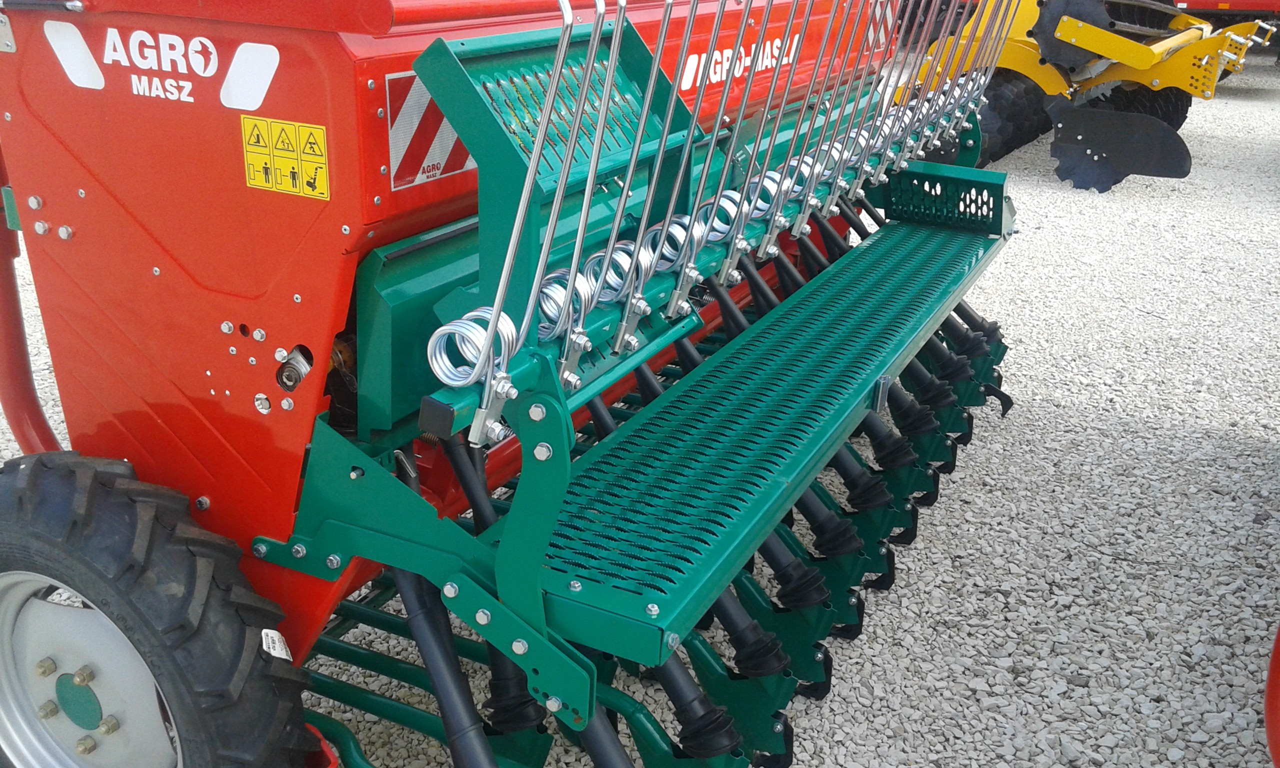 Siewnik zbożowy rzędowy SR300 Agro-Masz  — zdjęcie 4