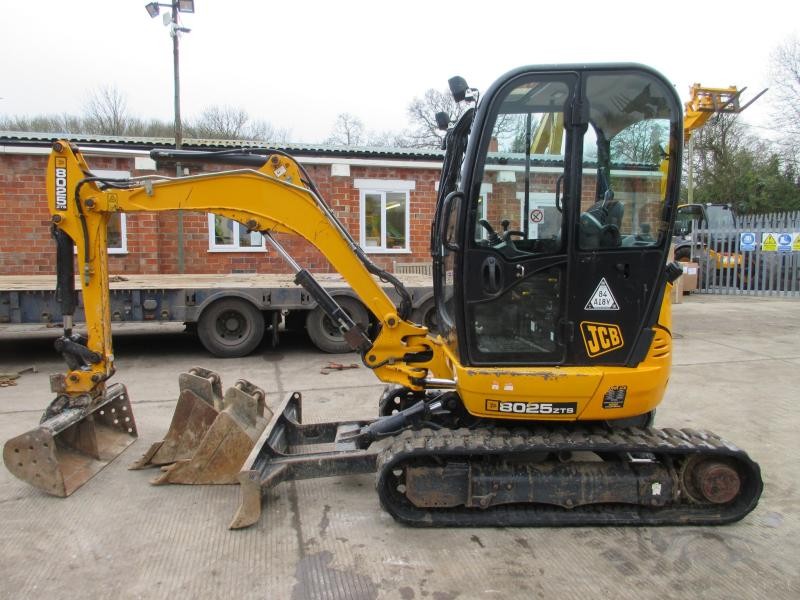 Minikoparka JCB 8025 zts z 2014 roku - sprzedam — zdjęcie 2