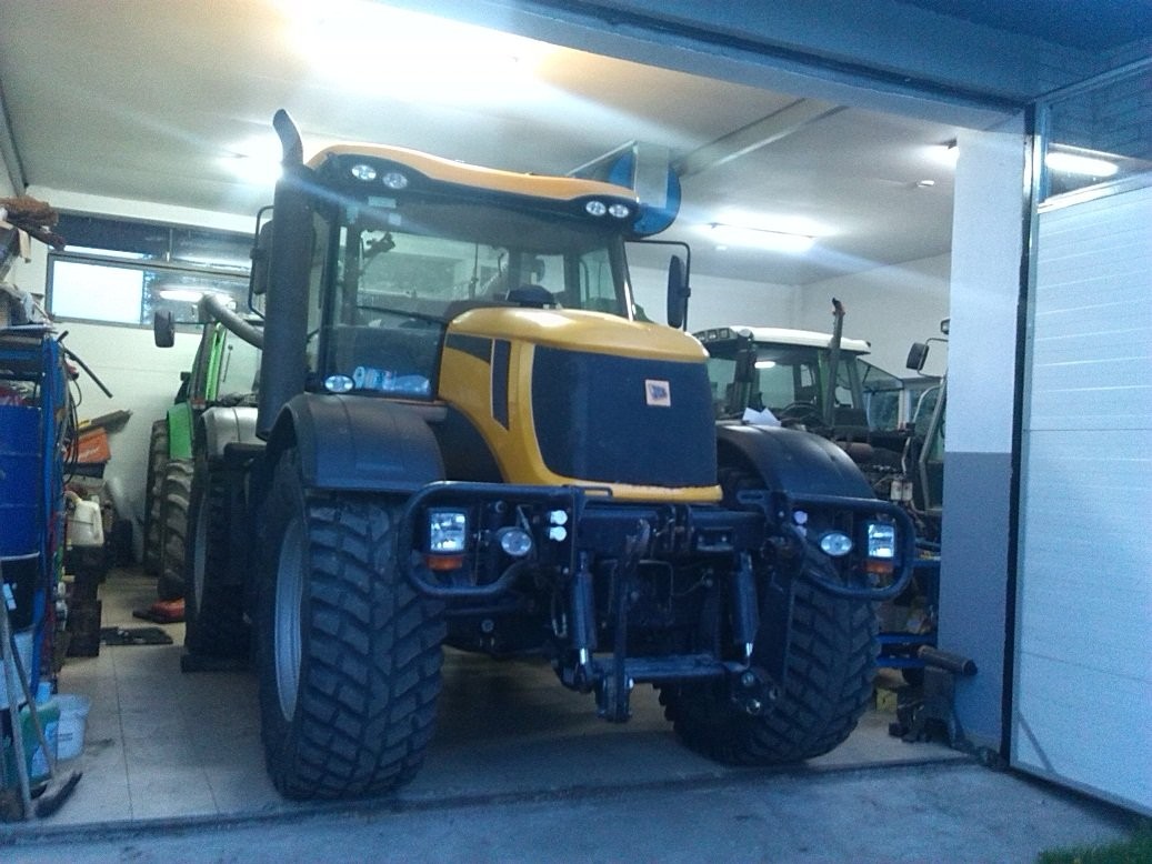 serwis naprawa ciągników i sprzętu JCB — zdjęcie 1