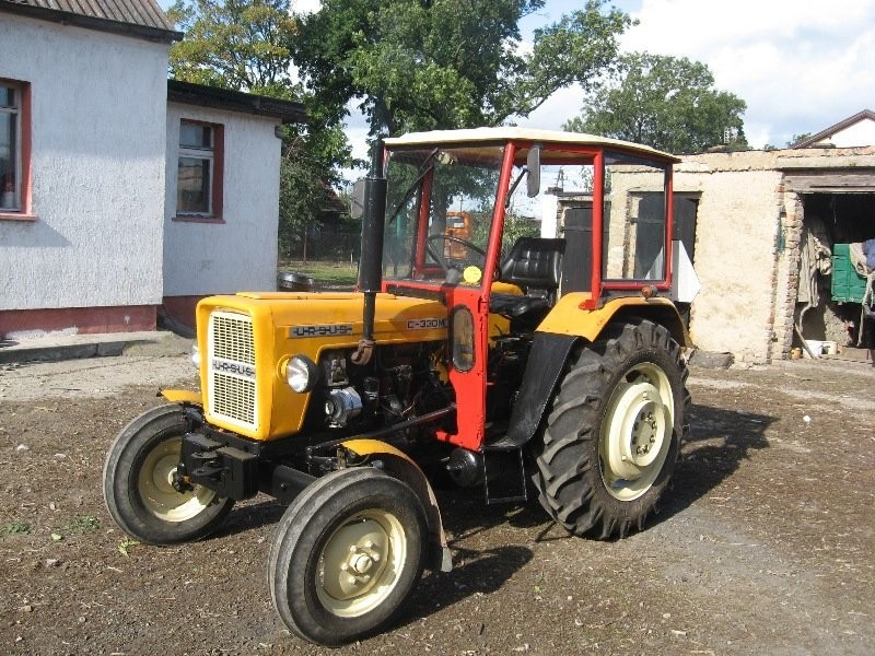 Sprzedam Ursusa C 330. rok 1988  — zdjęcie 3
