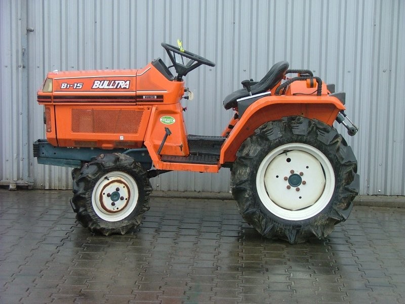 Mini Traktorek Kubota B1-15 Bultra15KM 4x4 — zdjęcie 1