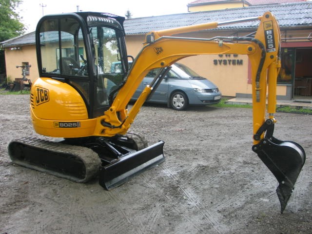 JCB 8025zts z 2006 roku - okazja — zdjęcie 4