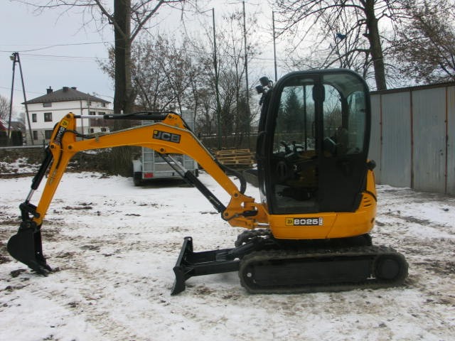 Mini Koparka JCB 8025 zts - 2011 rok - sprzedam — zdjęcie 1