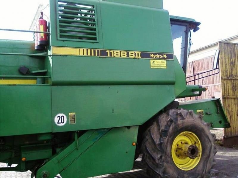 kombajn zbożowy John Deere 1188 — zdjęcie 2