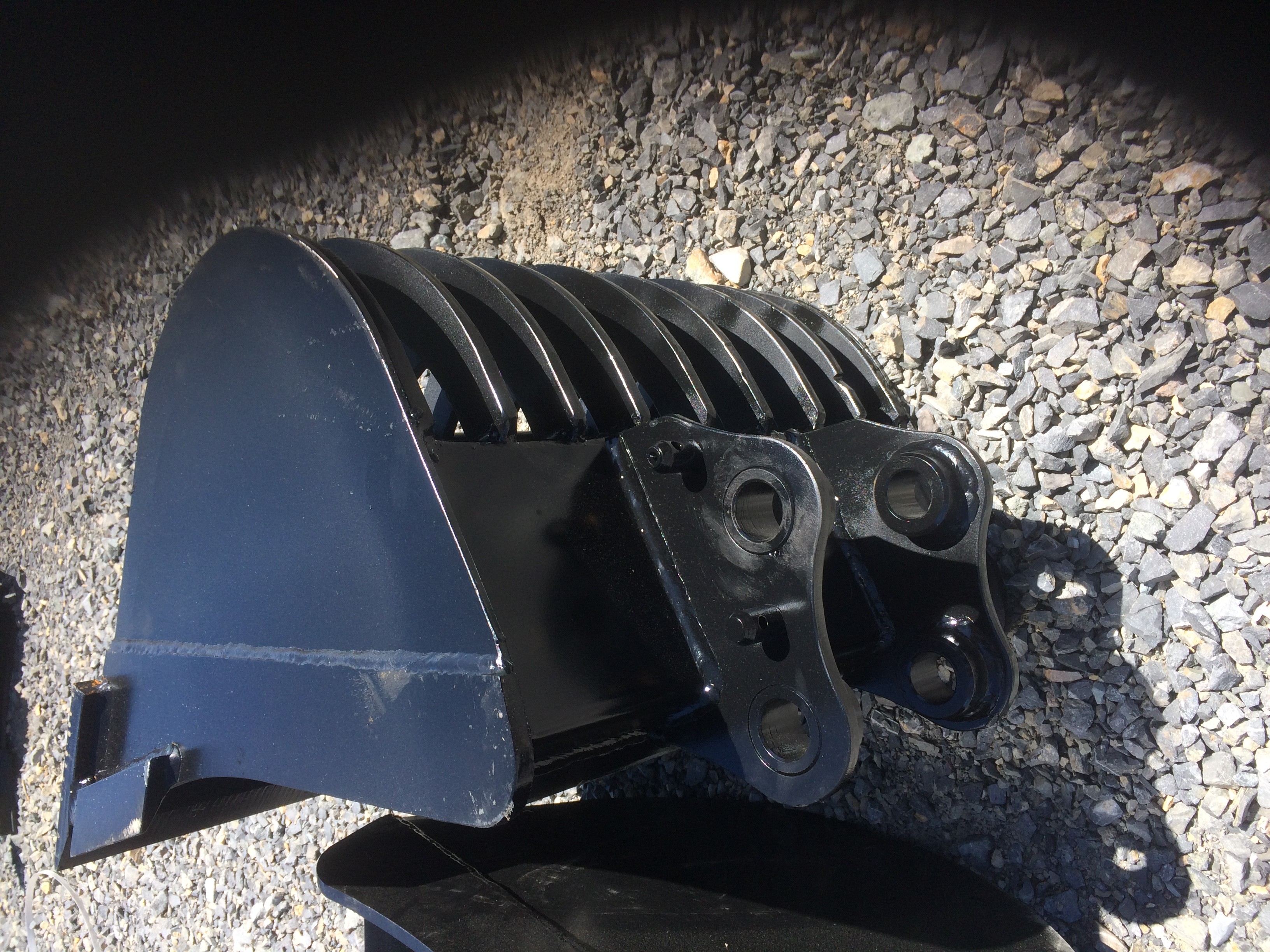 Łyżka ażurowa /przesiewna do JCB 8025/8030 — zdjęcie 1