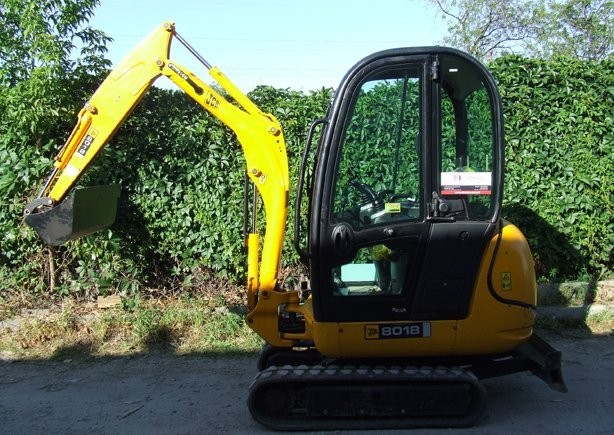 MINI KOPARKA JCB 8018 z roku 2007 — zdjęcie 1