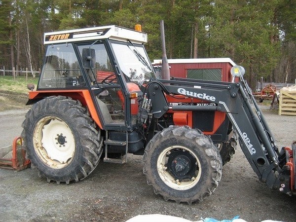 Ciągnik Zetor 6341F + ŁADOWACZA — zdjęcie 1