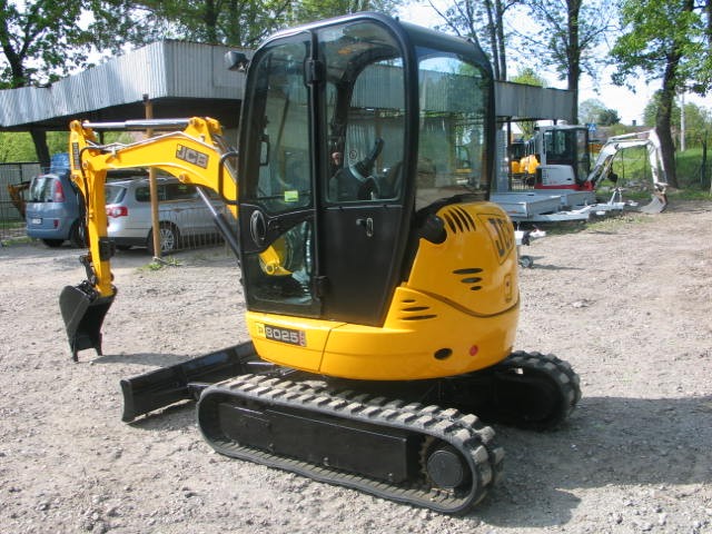 Koparka JCB 8025 zts - 2006 - niski przebieg — zdjęcie 2