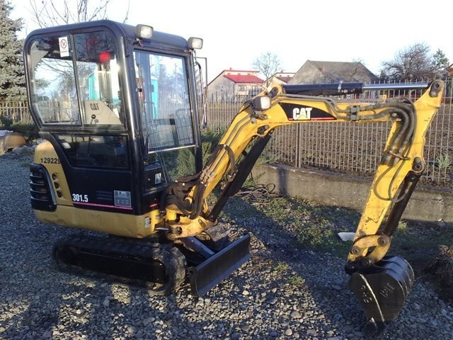 OKAZJA MINI KOPARKA gąsienicowa CATERPILLAR 3015 — zdjęcie 2