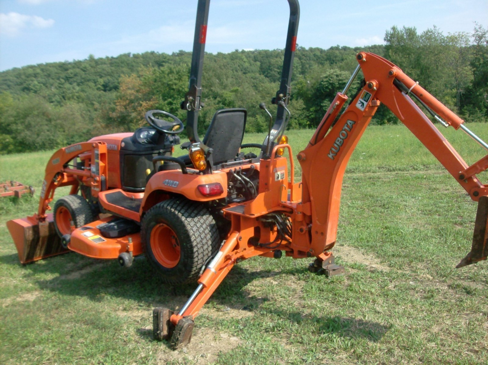 Kubota-BX24 z ładowaczem — zdjęcie 3