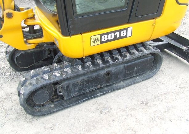 Minikoparka gąsienicowa JCB 8018 z roku 2010 — zdjęcie 3