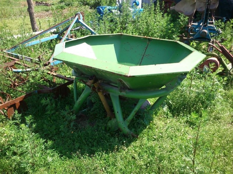 Amazone uf 600 dwa talerze 15m. — zdjęcie 1