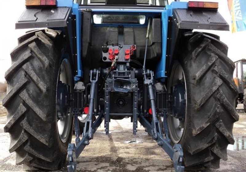 LANDINI 8880  napęd 4x4 — zdjęcie 4