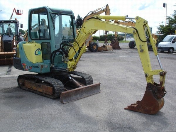 Minikoparka Koparka Yanmar B25V 2007