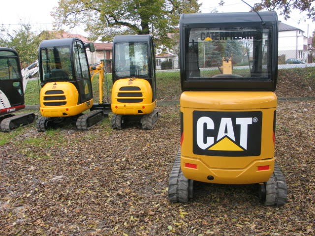 Sprzedaż minikoparek Kraków - CAT 3018C 2008 — zdjęcie 6