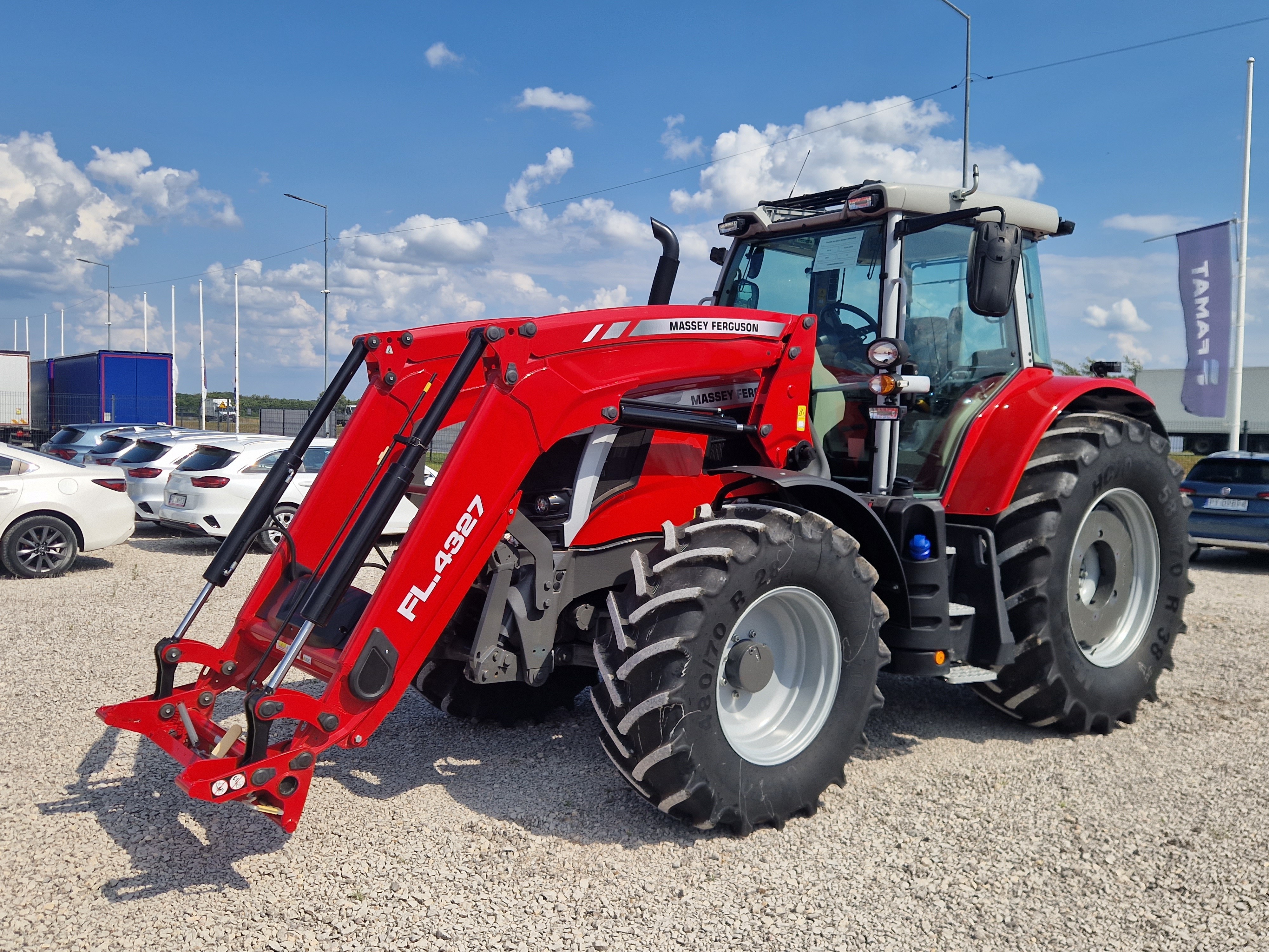 Ciągnik rolniczy Massey Ferguson 6S.145 z ładowaczem czołowym 2023 r. — zdjęcie 1