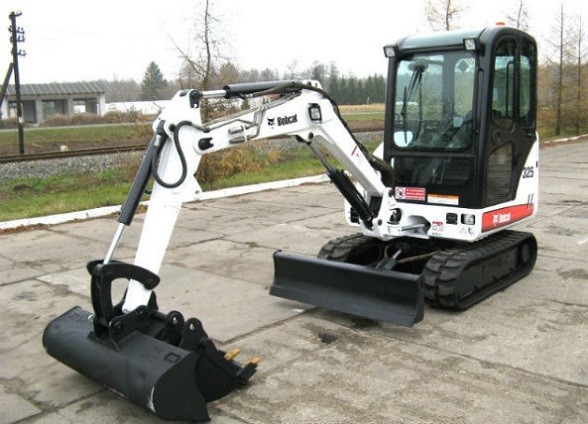 Bobcat 32=5 Koparka  — zdjęcie 1
