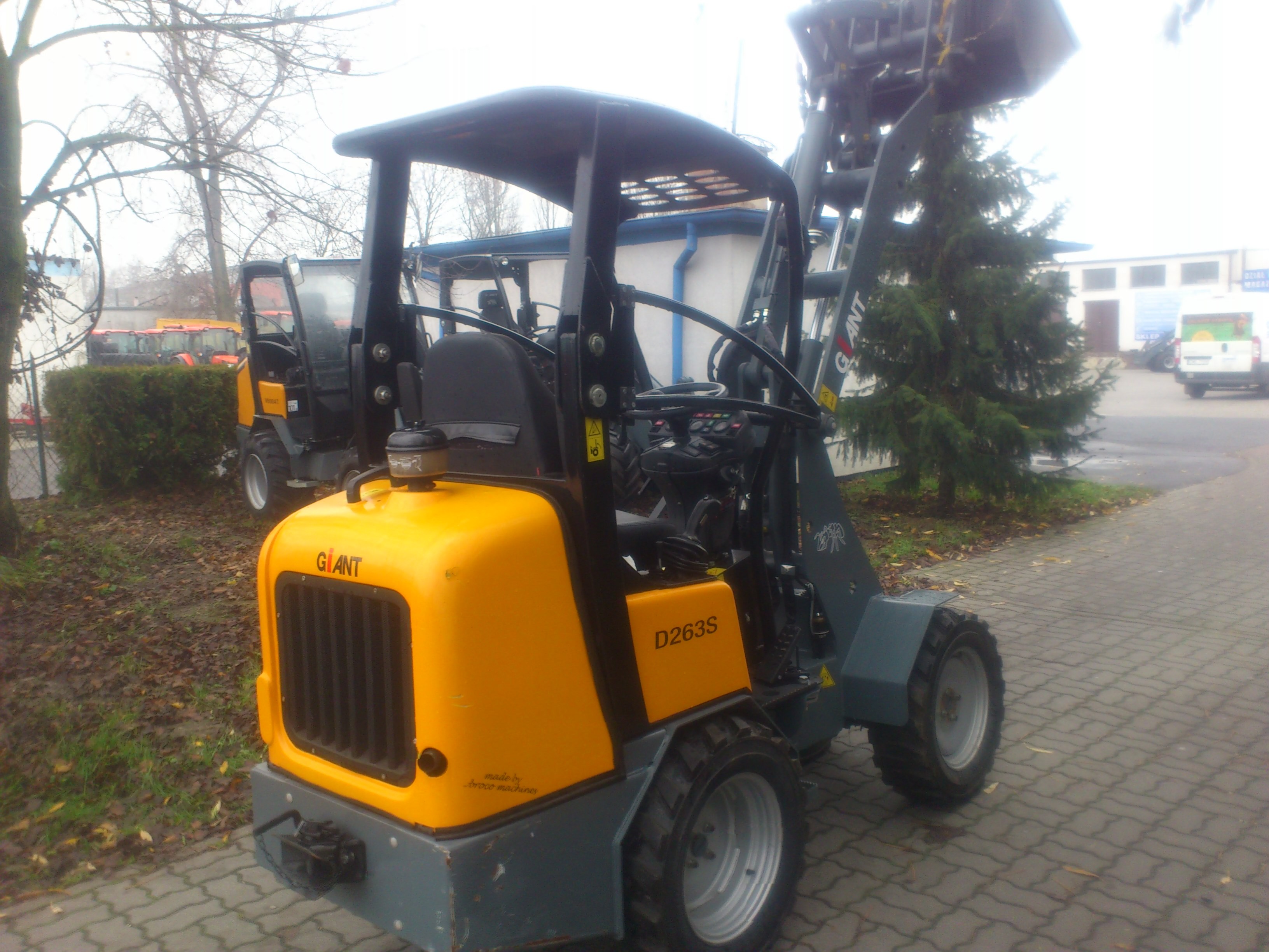 Ładowarka GiANT D267 (maszyna po pokazowa) — zdjęcie 5