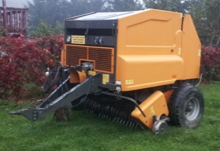Sprzedam prasę zwijającą Warfama Z-543 — zdjęcie 2