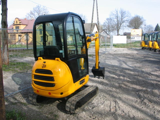 JCB 8018 z 2008, 2010 oraz 2011 roku - sprzedam — zdjęcie 1